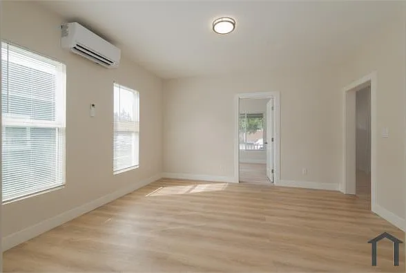 1609 Walnut St #B — Photo 8