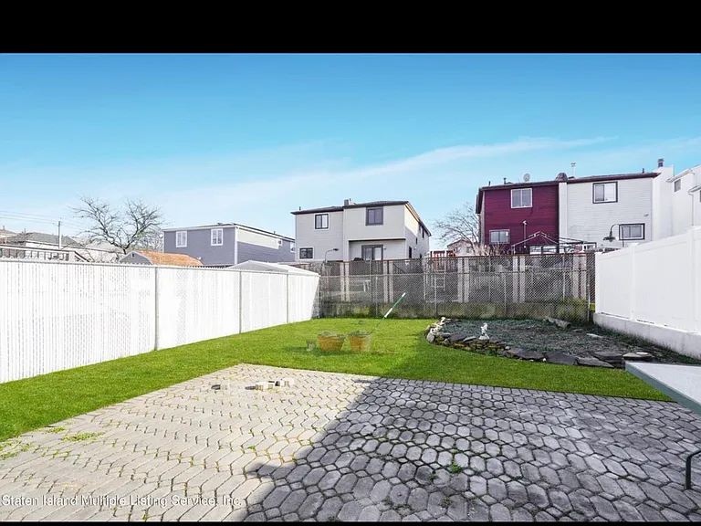 356 Gurley Ave — Photo 13