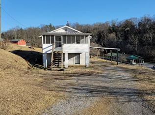 743 Lovely Bluff Rd, Lake City, TN 37769