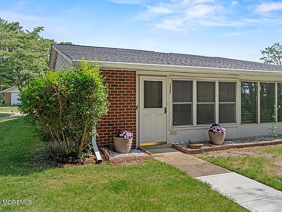 2nd image of 1036 A Aberdeen Drive