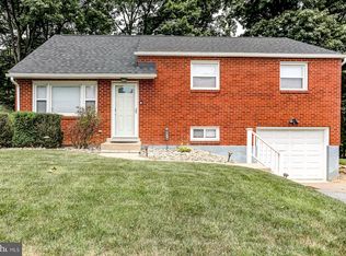 5216 Creekwood Dr, Harrisburg, PA 17109