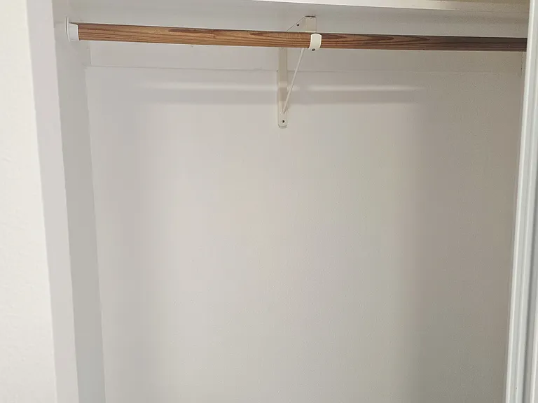 524 Oakland Ave — Photo 16