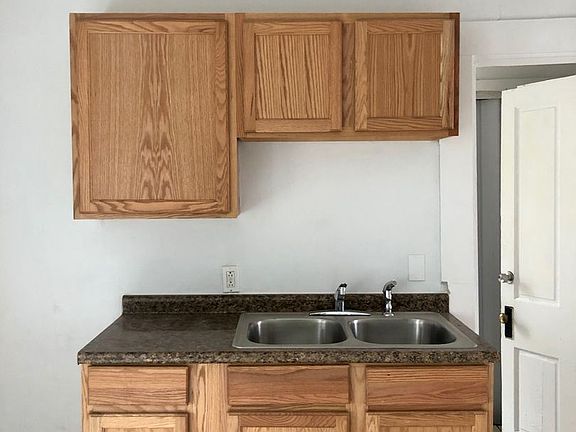 3rd image of 1115 Yale Ave #1