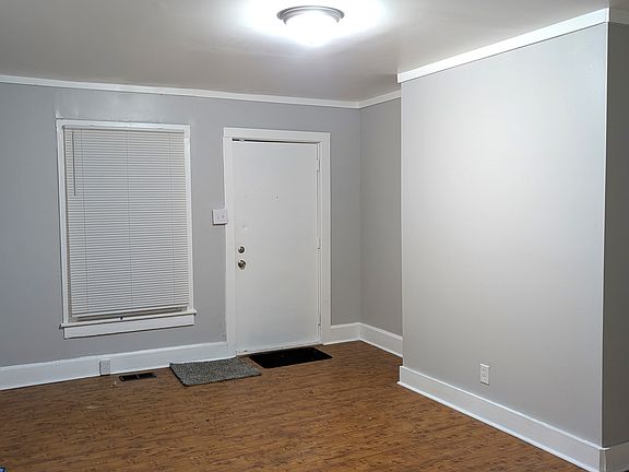 5th image of 2287 Margaret Ave