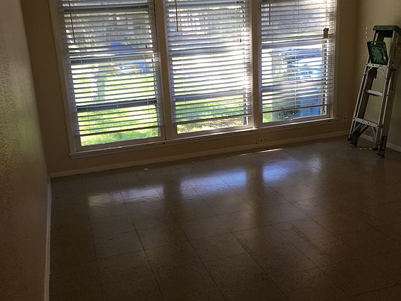 5th image of 4046 Robinhood Dr