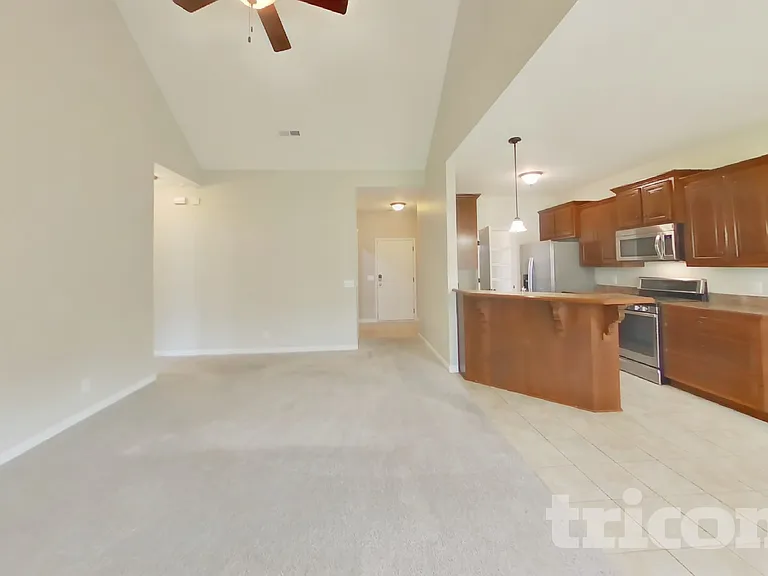 110 Cottage Trce — Photo 2