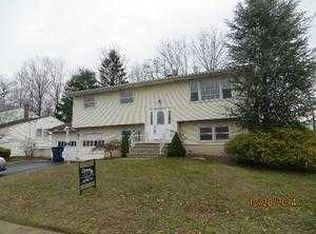 1366 Suwanee Dr, North Brunswick, NJ 08902