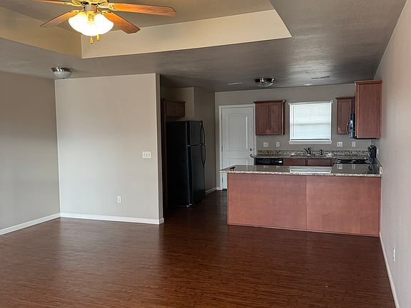 living room / dining area