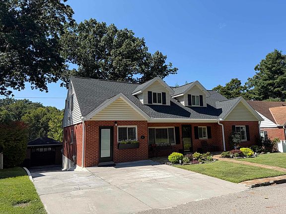 3rd image of 63 Oakwood Rd