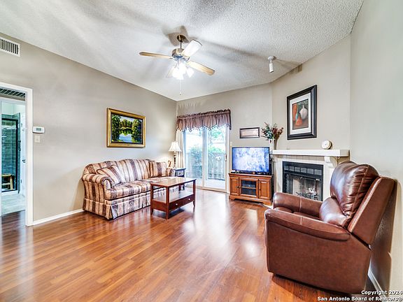 3rd image of 12446 STARCREST DR #105