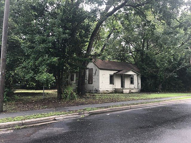 2nd image of 2120 Gordon St