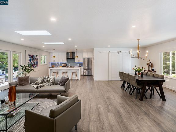 5th image of 1886 Green Valley Rd