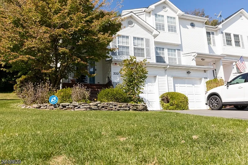 222 Canal Way photo 1