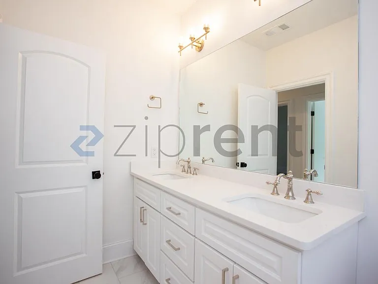 139 W Deaderick St — Photo 32