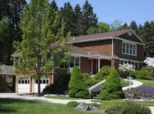 6 Island View Dr, Cumberland Foreside, ME 04110