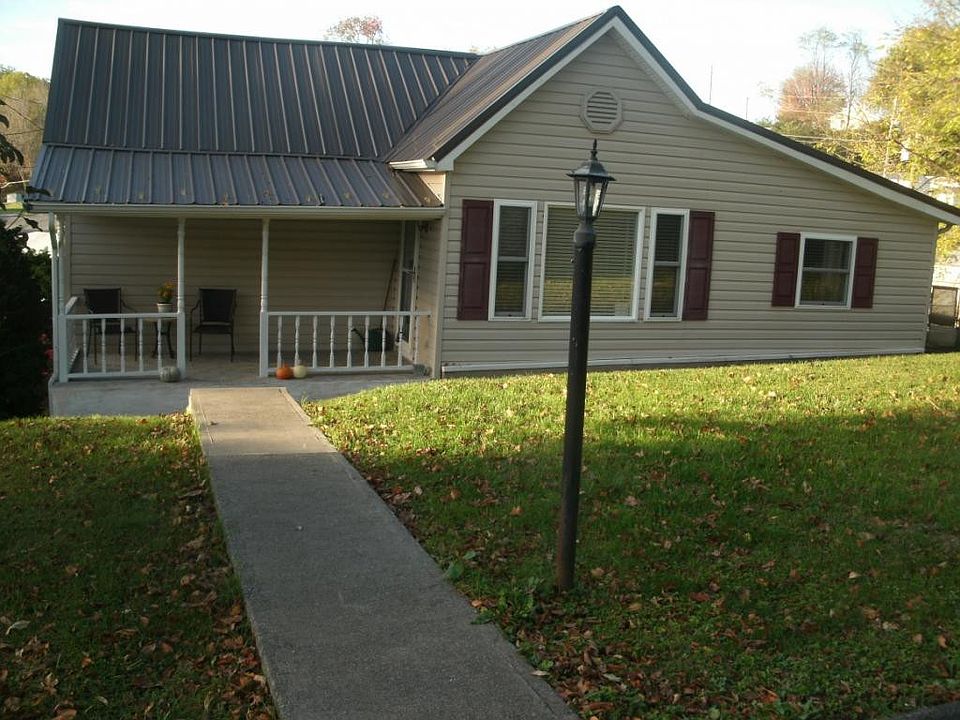 1st image of 3 Columbia Ave