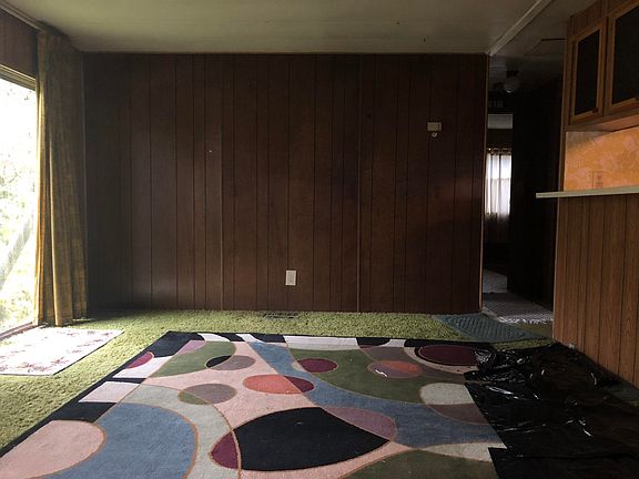 2nd image of 623 N Deerlane Dr