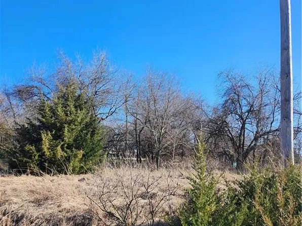 46 Oklahoma Dr, Linn Valley, KS 66040