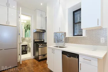 Rented by Mdrn Residential