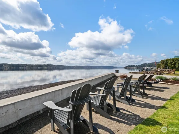 101 NE Lynnwood Loop, Belfair, WA 98528