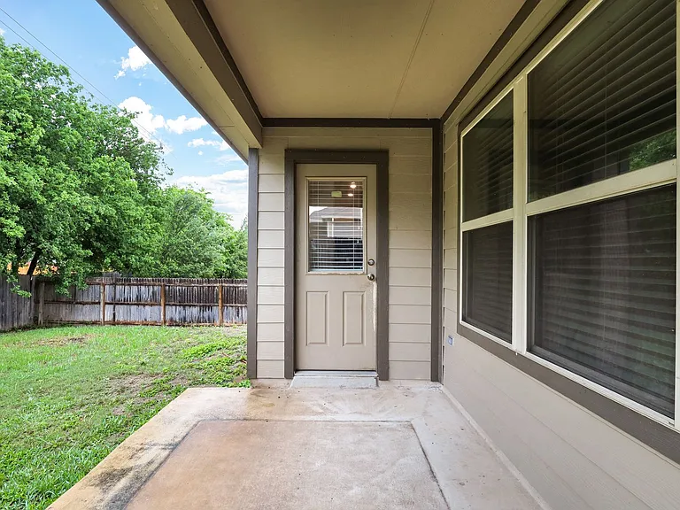 1922 Marbach Woods — Photo 26