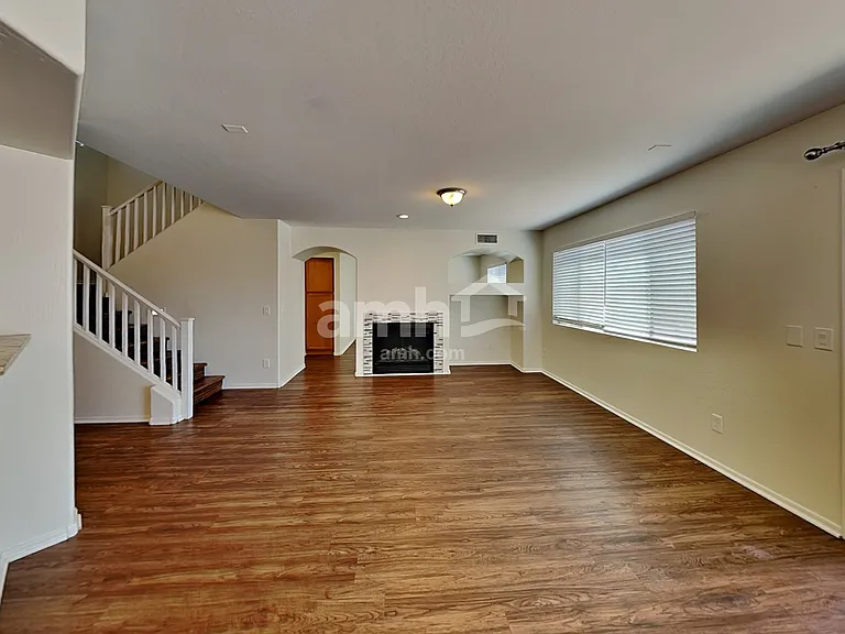 11353 W Buchanan St — Photo 5