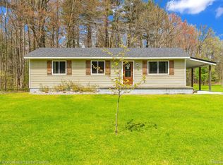 2671 Barth Rd, Smiths Creek, MI 48074