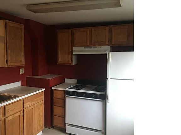 4th image of 1359 S Melville St