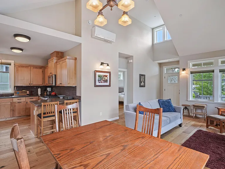 2439 NW Drouillard Ave — Photo 12