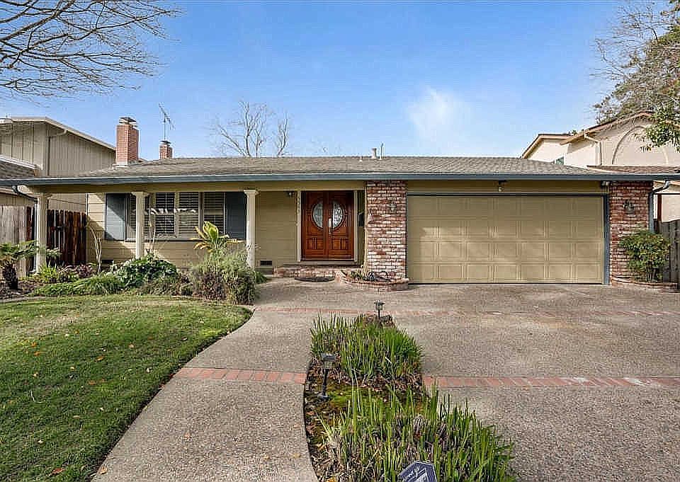 1st image of 5563 Oakhurst Ct