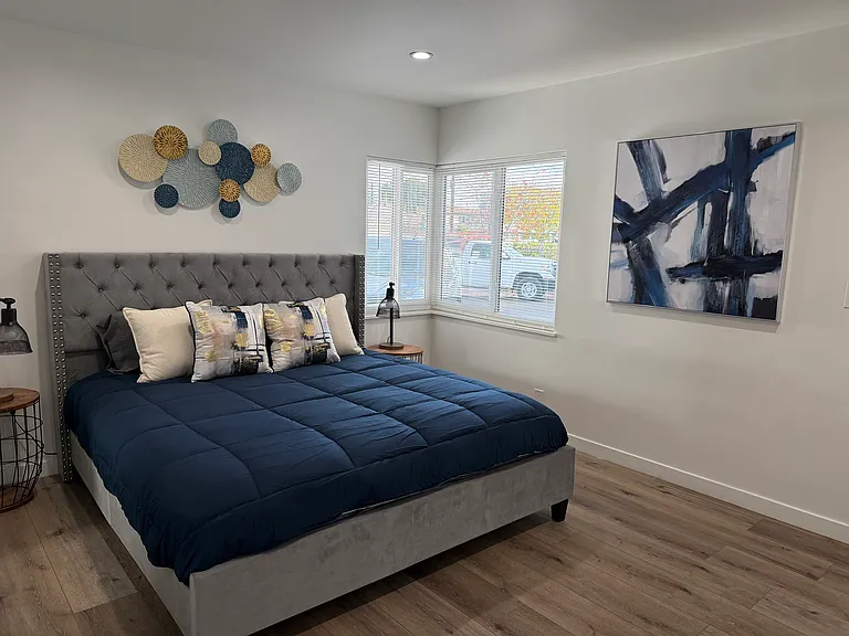 6053 Wilkinson Ave — Photo 36