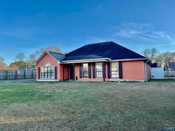 301 Brenda St SW, Decatur, AL 35603