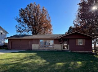 2905 S 3rd Ave E, Newton, IA 50208