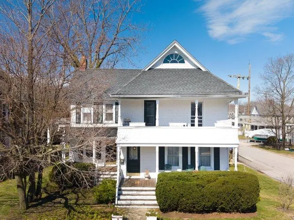 15 Bayside Avenue, Oyster Bay, NY 11771