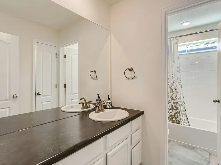 9696 Meeker St — Photo 18