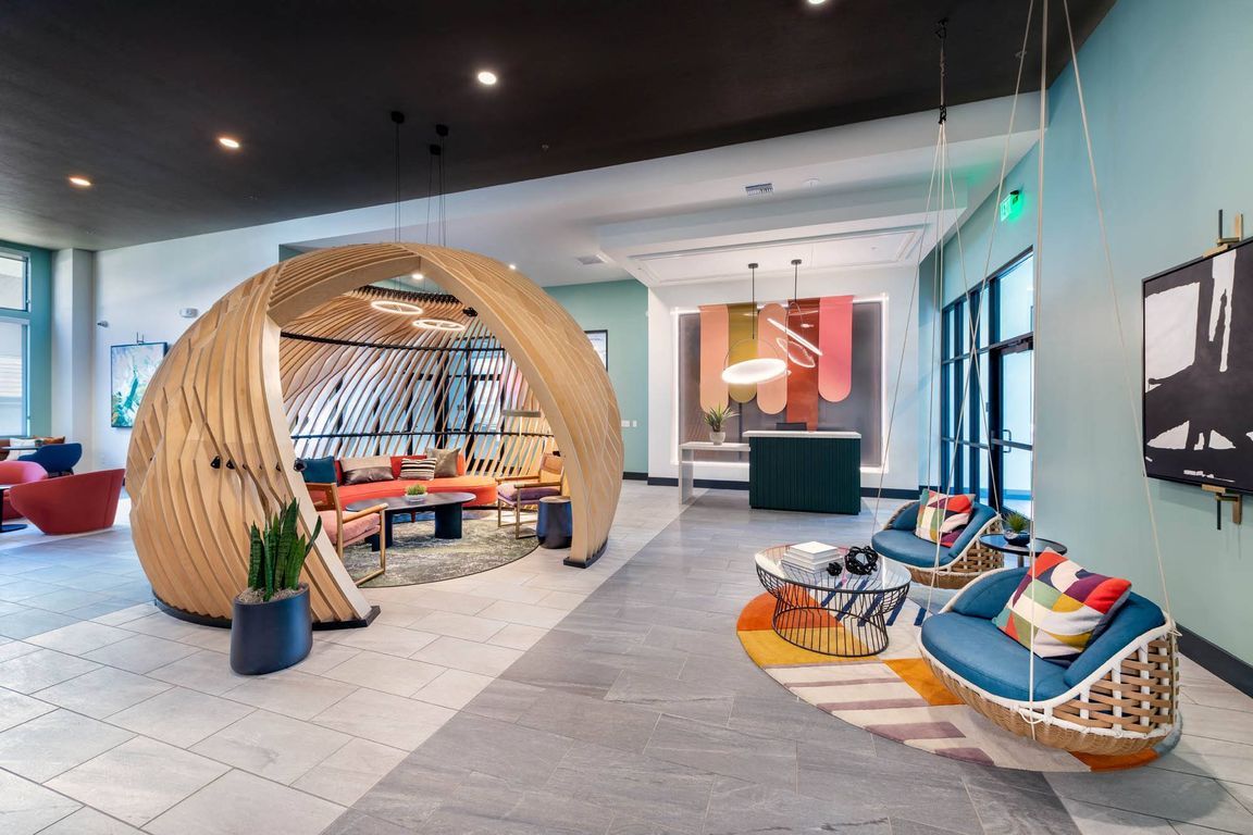 Leasing Lobby