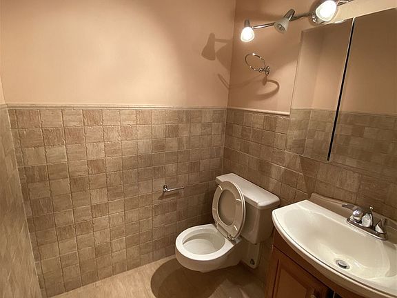 5th image of 7002 Boulevard E #8J