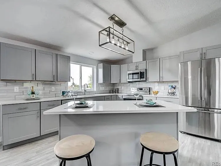 1269 Mobile St — Photo 7