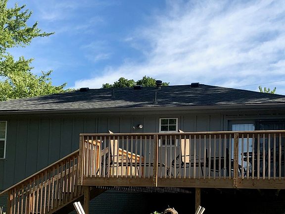 New deck with privacy fence 