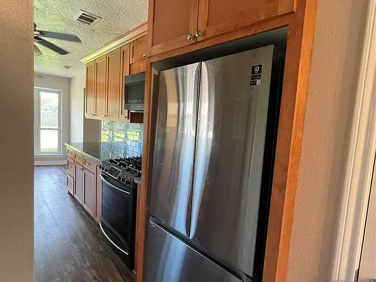 16510 Oxnard Ln — Photo 28