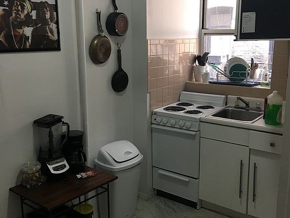 2nd image of 320 E 49th St APT 37