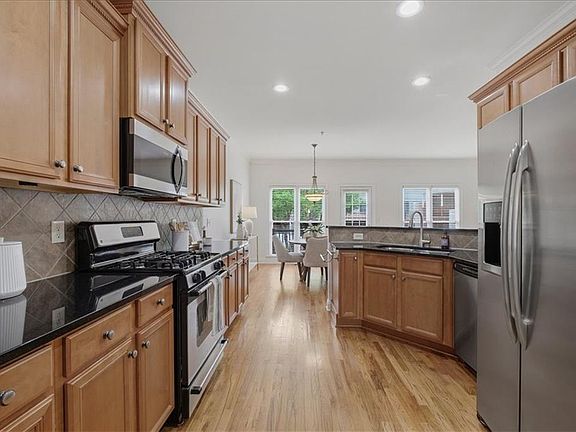2nd image of 1184 Laurel Pl SE