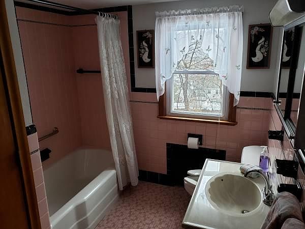 1st image of 50 Hawthorne St #2
