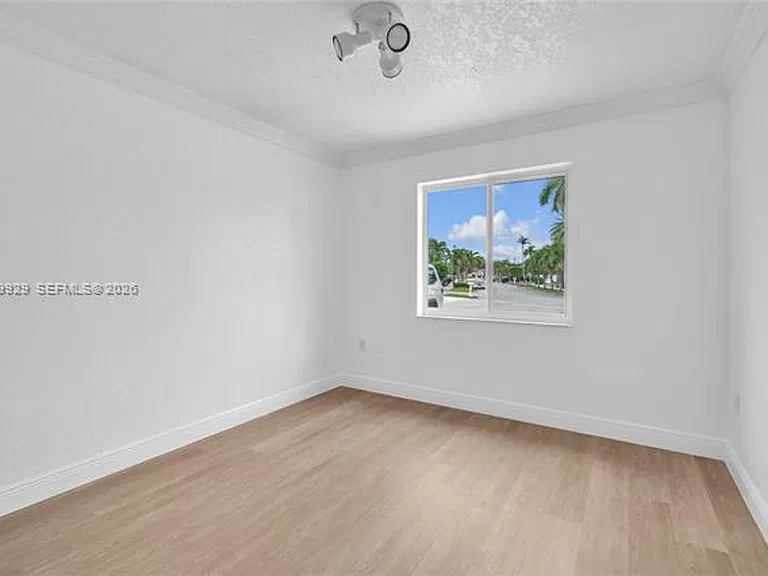 15715 SW 76th Ter — Photo 20