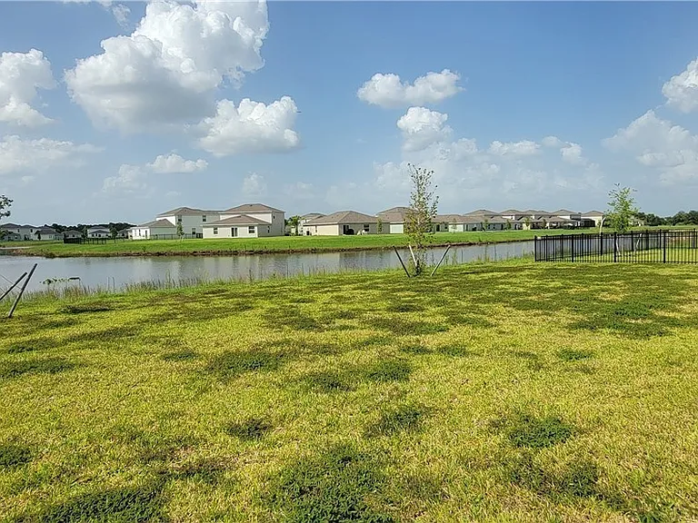 19709 Garden Ridge Ct — Photo 3