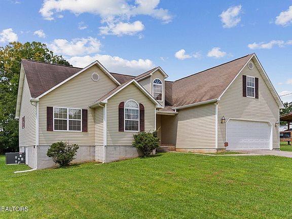3rd image of 211 Bagwell Rd