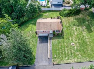 13 Pleasant Rise, Brookfield, CT 06804