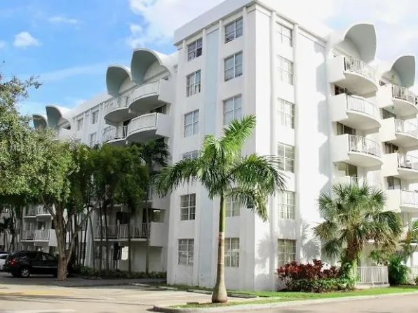 482 NE 165th St #A302, Miami, FL 33162