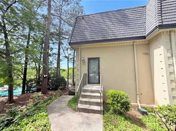 27 Chaumont Sq NW, Atlanta, GA 30327