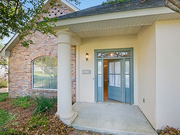 3rd image of 16538 Jefferson Oaks Dr